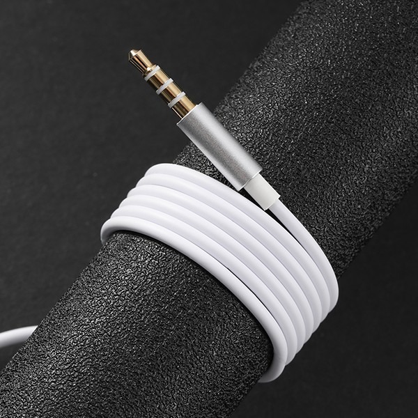 Tai nghe có dây ACOME AW02 - thiết kế với phần vỏ ngoài kim loại. Phần dây sử dụng chất liệu TPE cao cấp chống rối, co giãn tốt